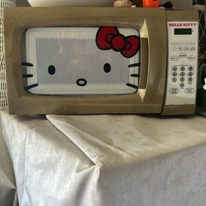 DIY hello Kitty gold microwave